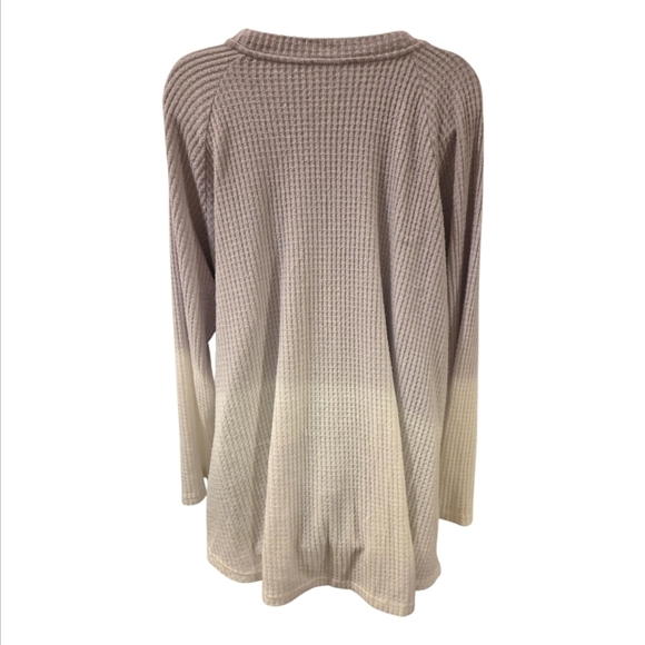 Women's Gradient Button-Up Sweater - Picture 3 of 8